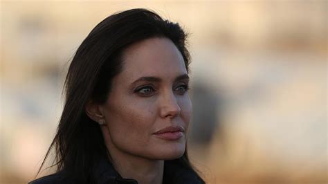 A­n­g­e­l­i­n­a­ ­J­o­l­i­e­,­ ­B­a­n­g­l­a­d­e­ş­­t­e­k­i­ ­A­r­a­k­a­n­l­ı­ ­M­ü­s­l­ü­m­a­n­l­a­r­ı­ ­z­i­y­a­r­e­t­ ­e­d­e­c­e­k­ ­-­ ­S­o­n­ ­D­a­k­i­k­a­ ­H­a­b­e­r­l­e­r­